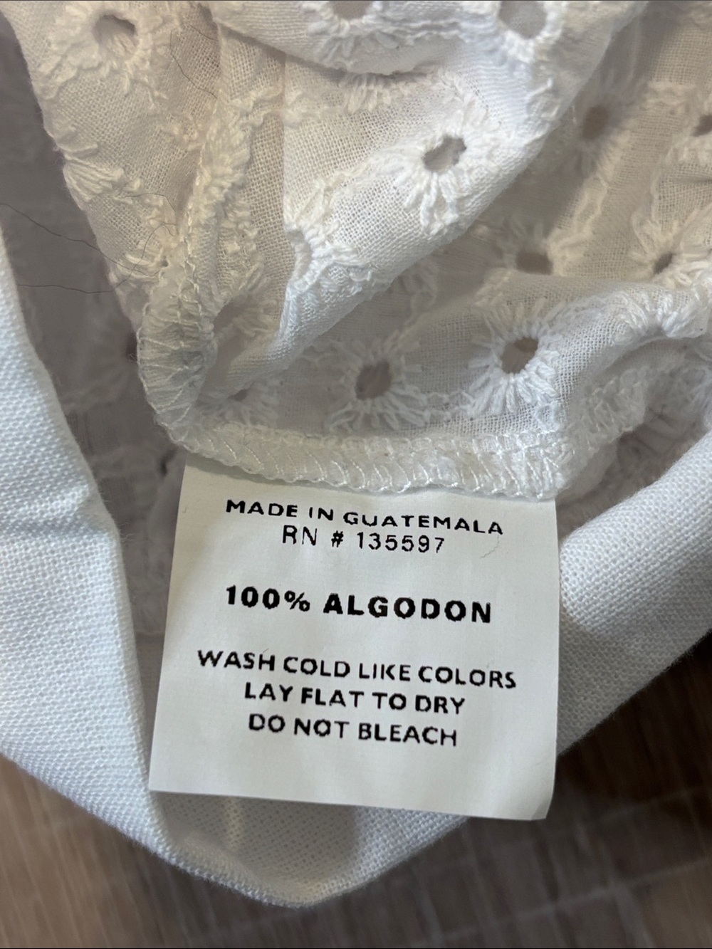 Albion NWT White Eyelet Buttoned Crop - Picture 13 of 15